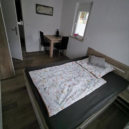 Privates Zimmer In Ruhiger Lage Heidenheim-Steinheim Am Albuch ภายนอก รูปภาพ