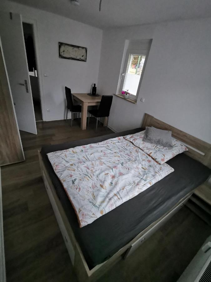 Privates Zimmer In Ruhiger Lage Heidenheim-Steinheim Am Albuch ภายนอก รูปภาพ